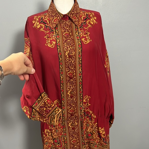 Vintage red silk elastic band waist collared button down gold print shirt sz M - Picture 3 of 17